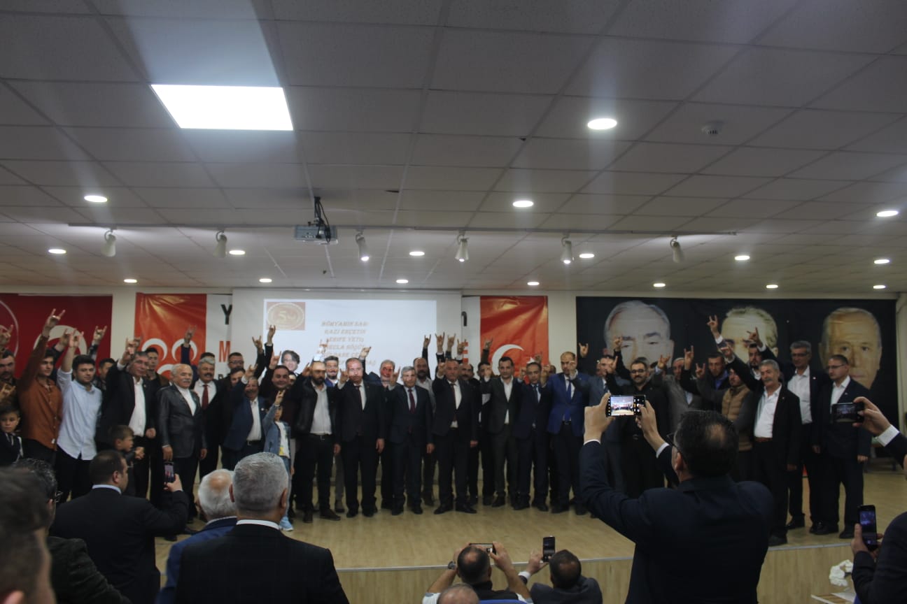 200 kişi MHP'ye geçti