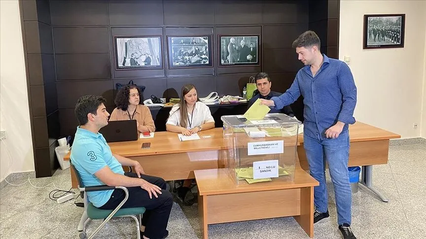 8 ülke daha sandık başına gitti