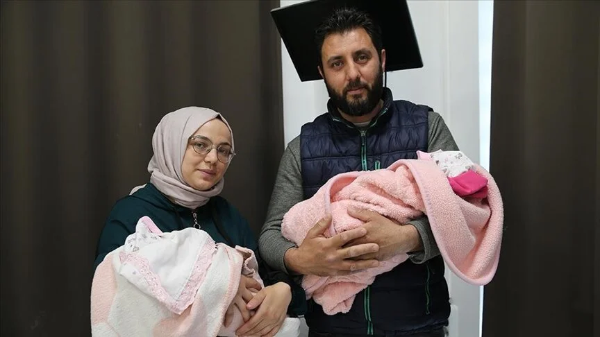 Anne karnında müdahale ile sağlıklı doğdular