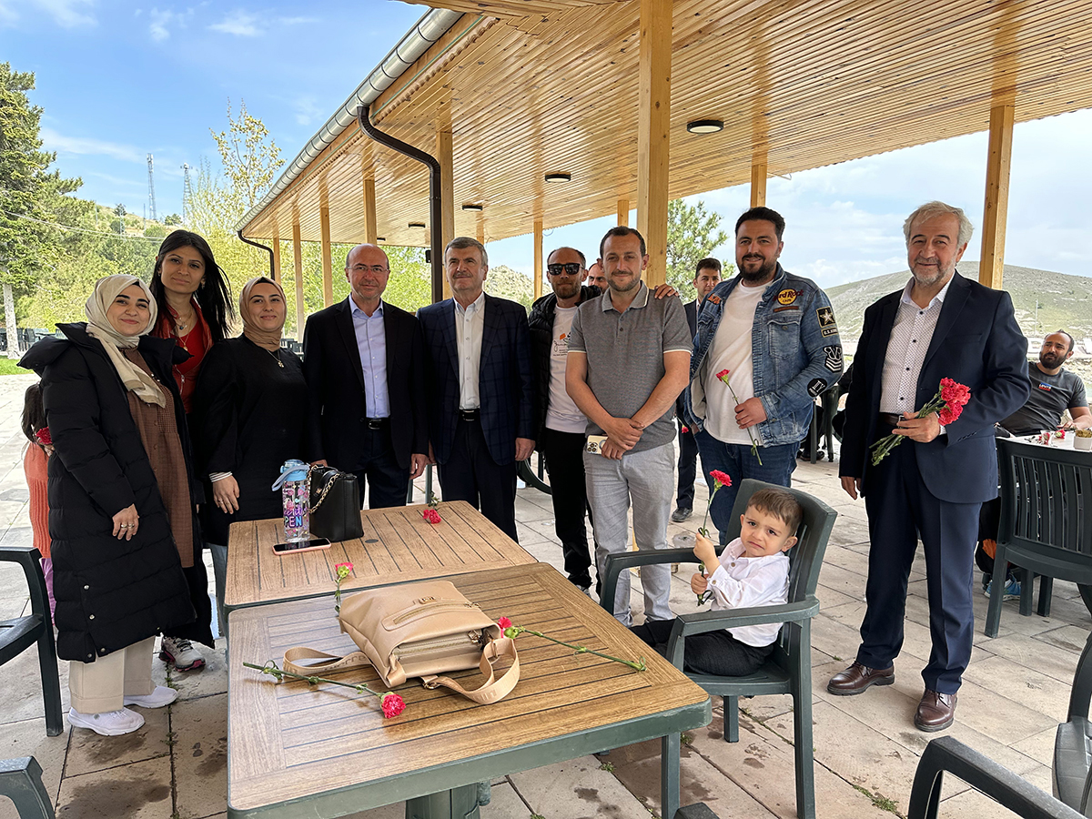 Pekyatırmacı, milletvekili adaylarıyla sahalarda