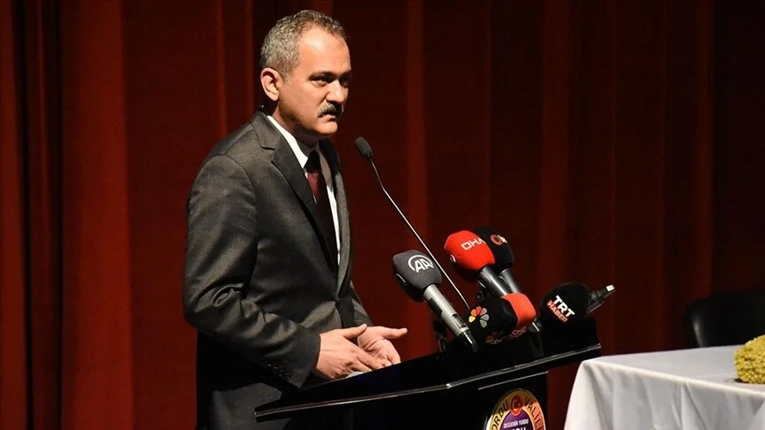 Bakan Özer ''sessiz devrim'' dedi