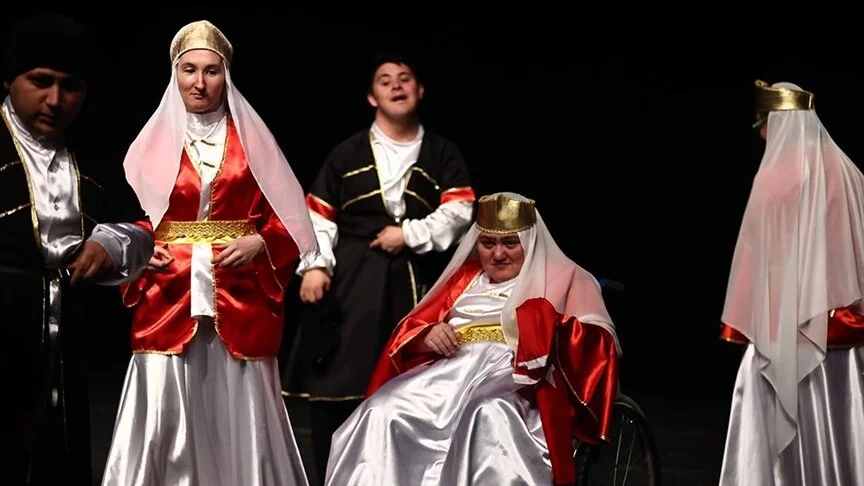 Engellilerin başarılı ''Kusursuz Ekip'' dansı