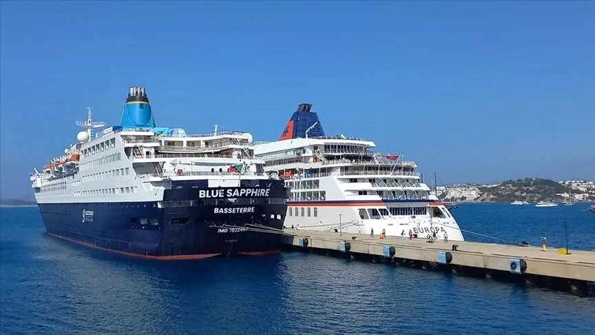 Kruvaziyer "Europa" ile ülkemize 343 turist giriş yaptı