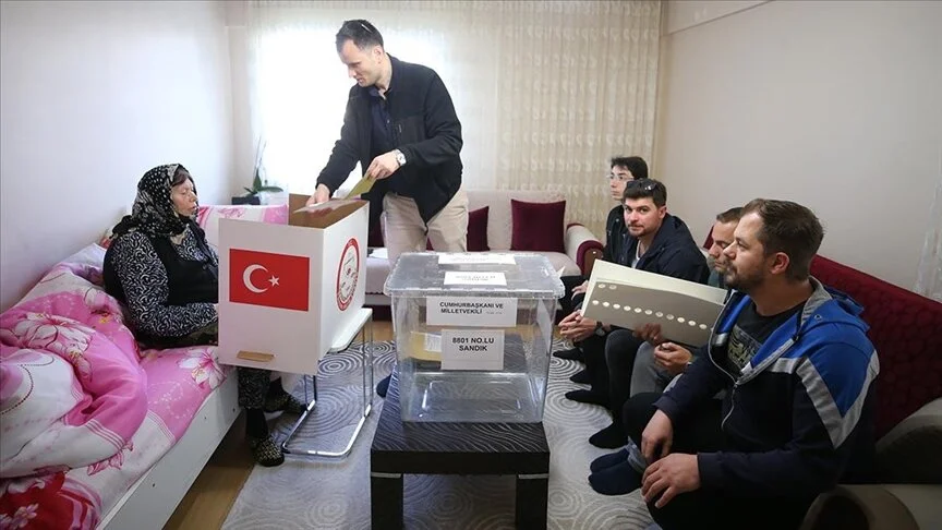 Seyyar sandıklarla oy kullandılar