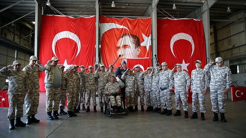 Engelli gençlerin bir günlük askerlik sevinci