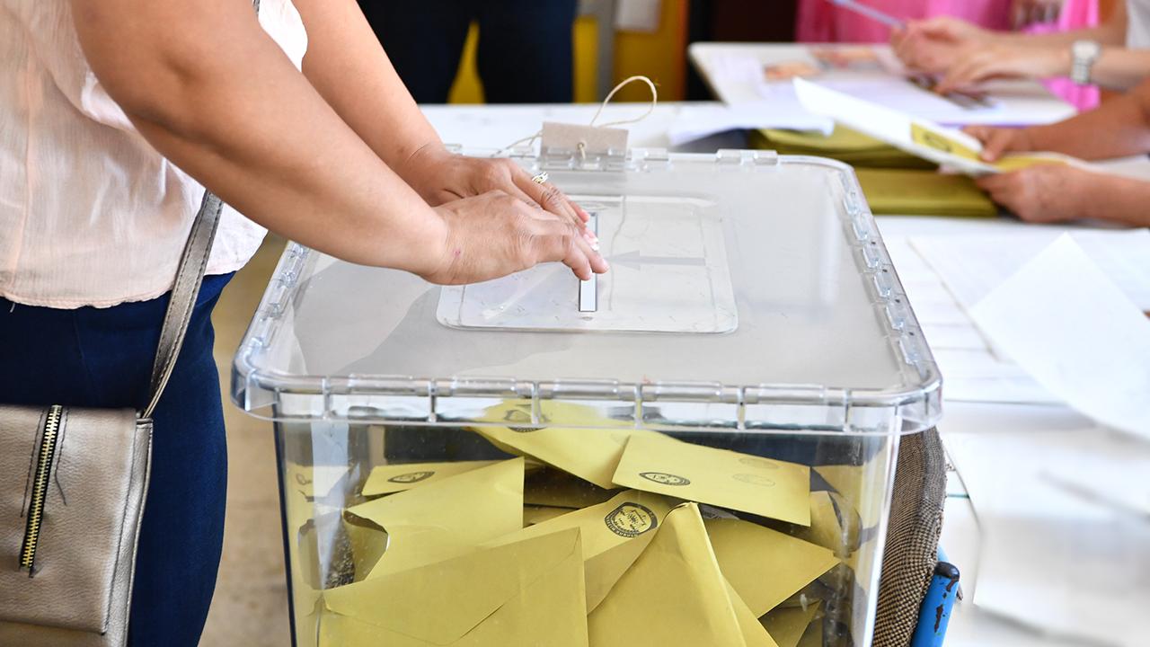 Ankara dışında ikamet eden seçmene ücretsiz ulaşım imkanı