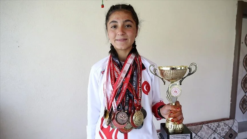 Öğretmeninin keşfettiği şampiyon atlet