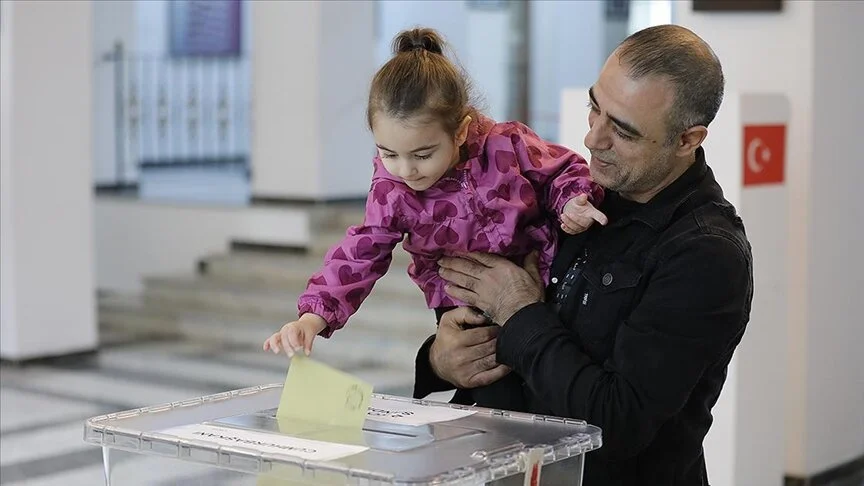 Yurt dışında oy verme işlemi sürüyor