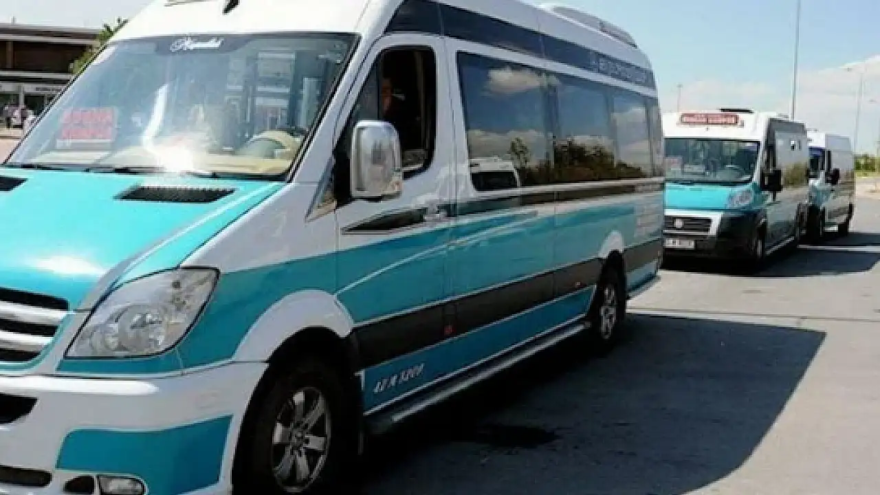 konya-da-zam-yagmuru-dolmus-uc-1777447127-oiska6.webp