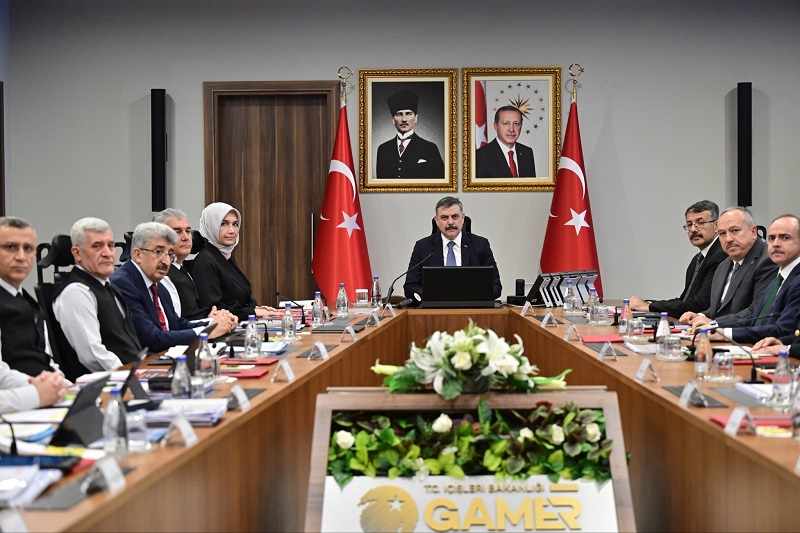 bakan-ciftci-okul-guvenligi-bizim-icin-1551029-461519.jpg